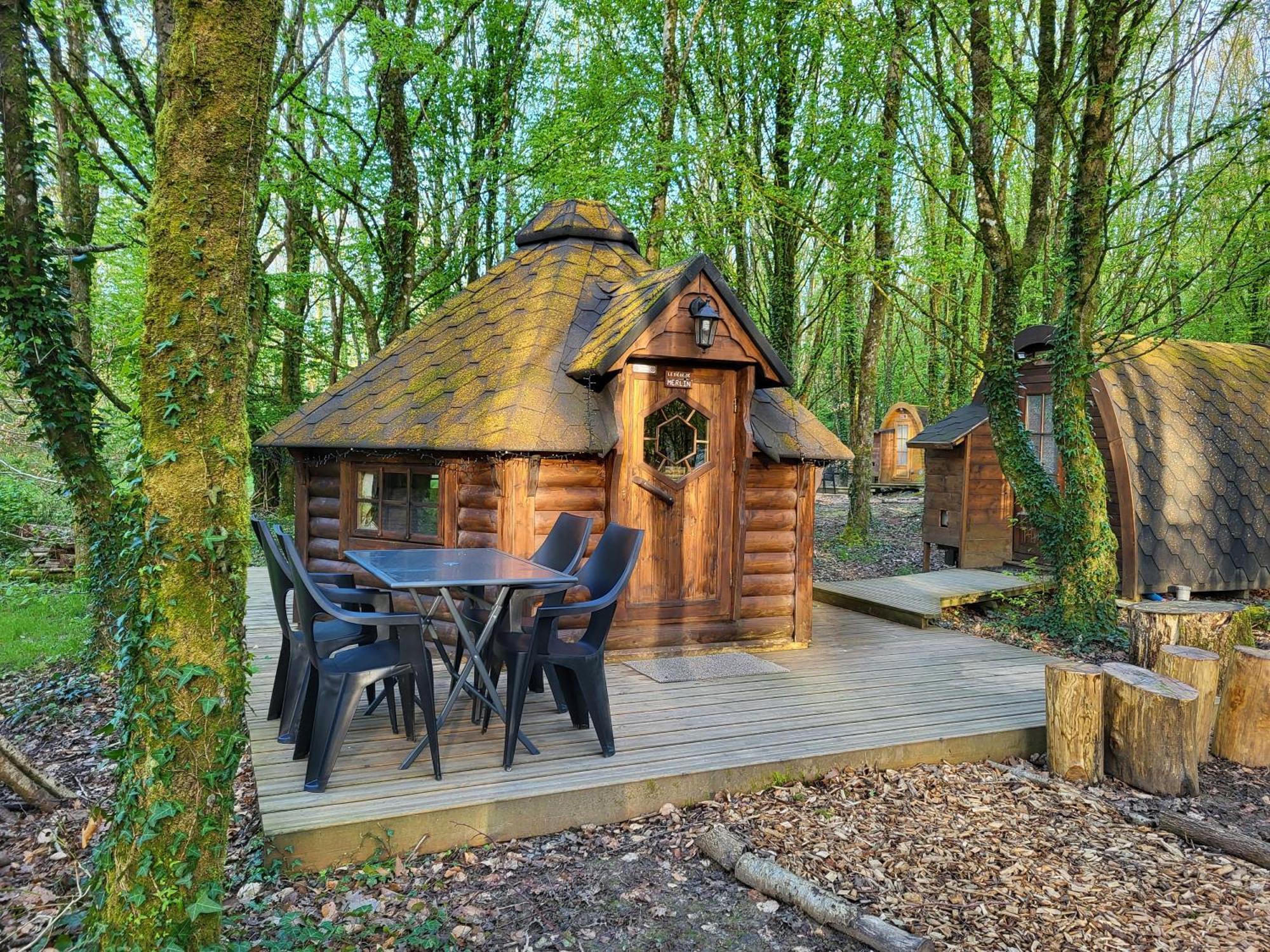 Le Domaine Insolite De Broceliande แปงปง ภายนอก รูปภาพ